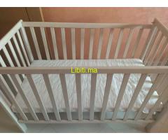 Un lit à vendre